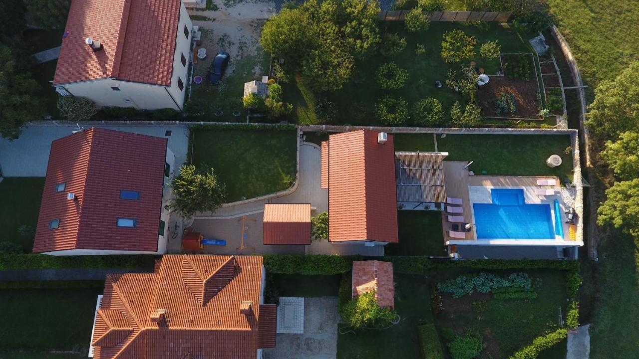 Donji Proložac Kameni Dvoriヴィラ エクステリア 写真